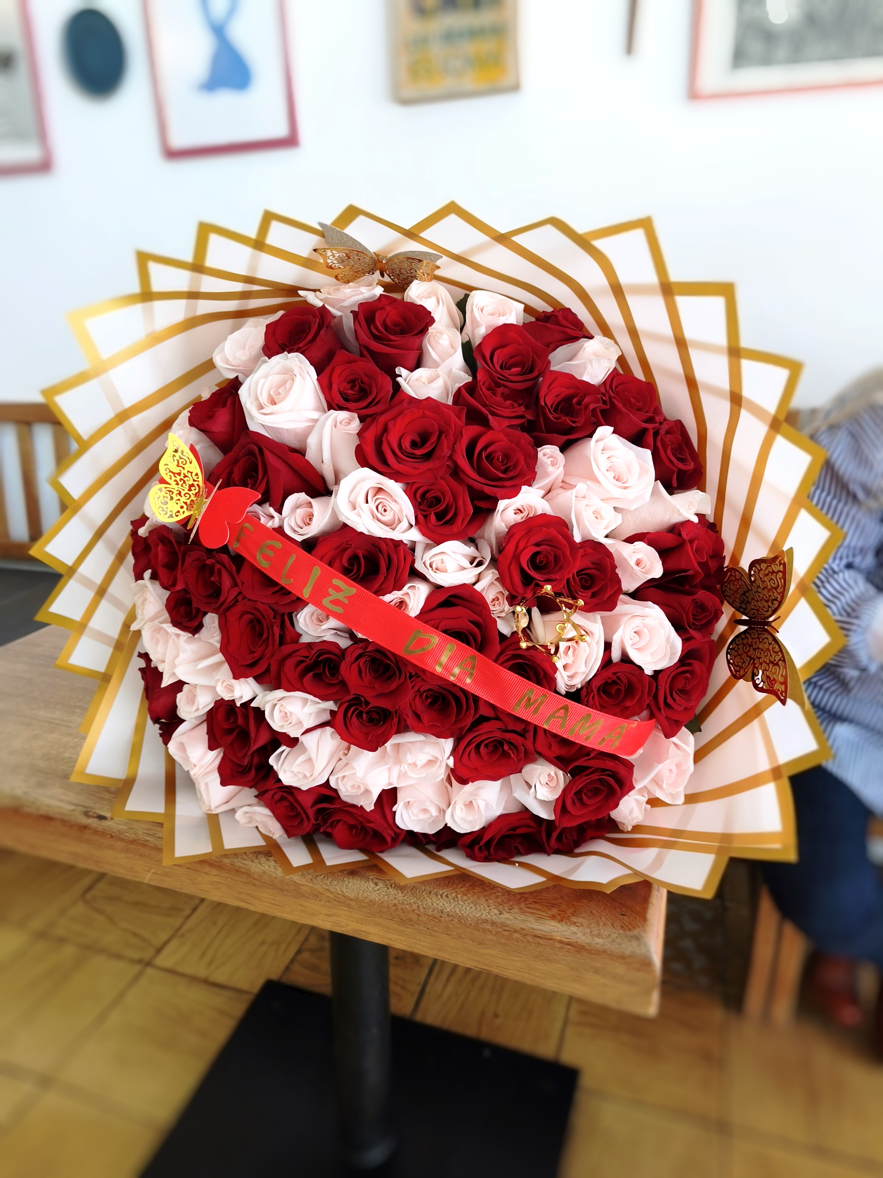 Buchón 100 rosas Mamá